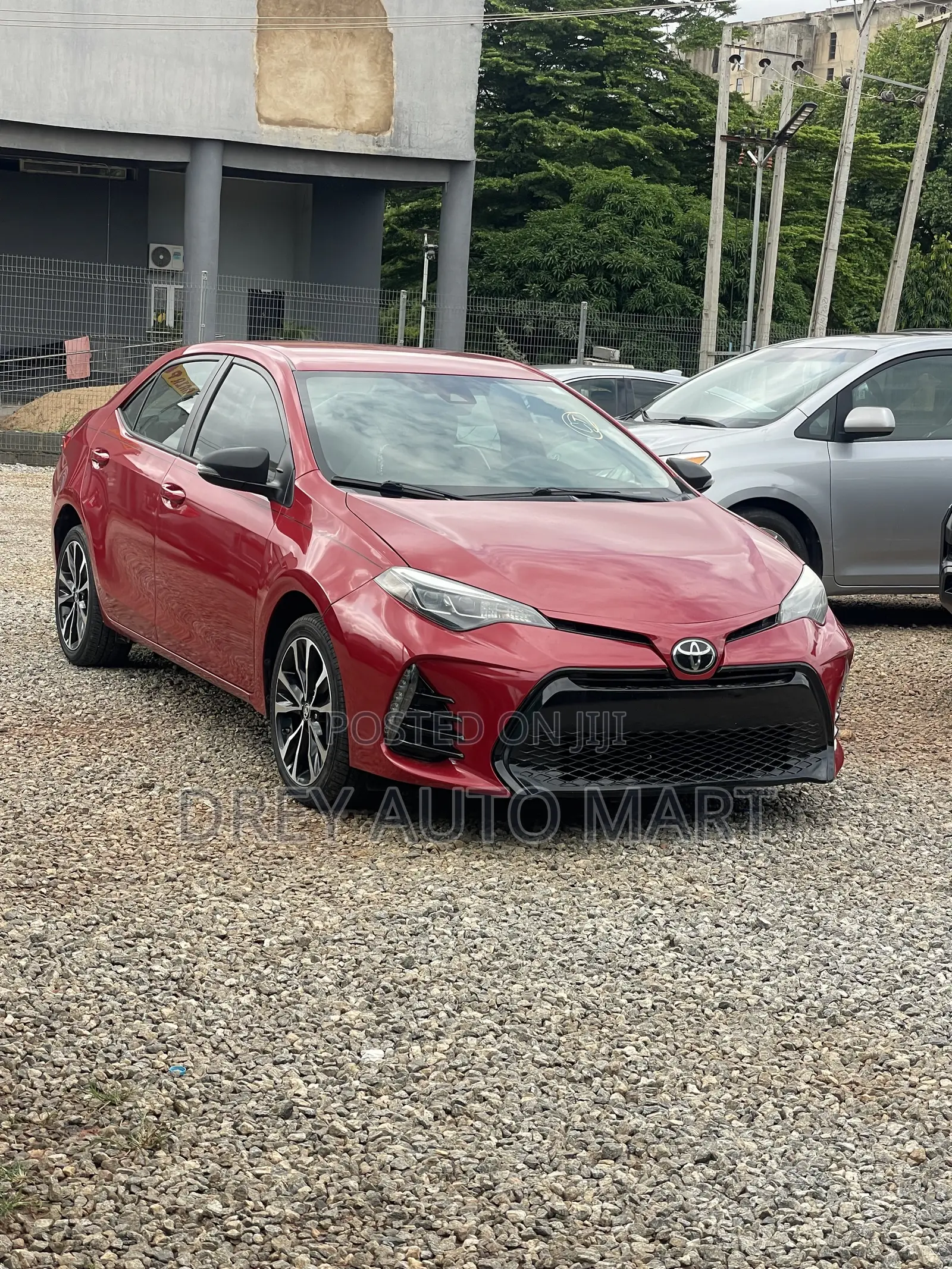 Toyota Corolla SE 4dr Sedan (1.8L 4cyl CVT) 2017 Red