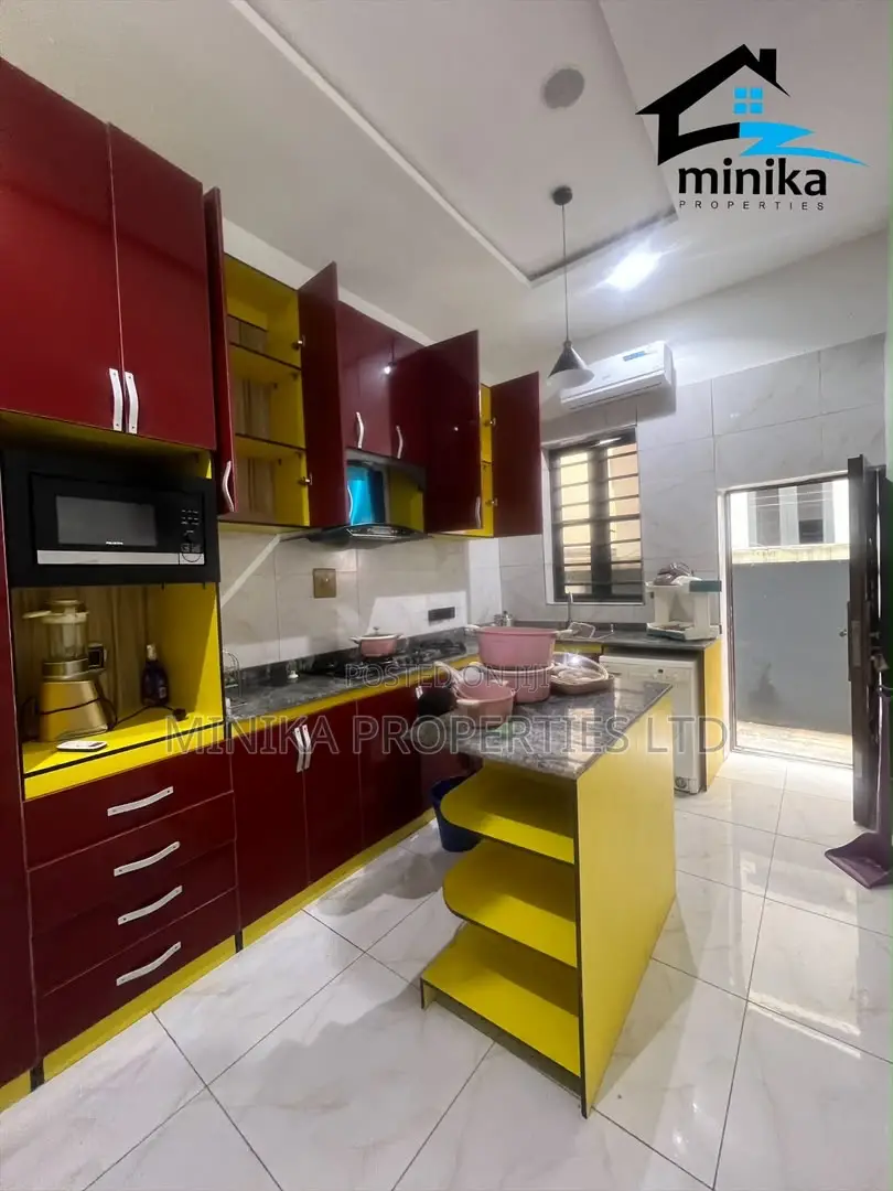 4bdrm Duplex in Ikota for sale