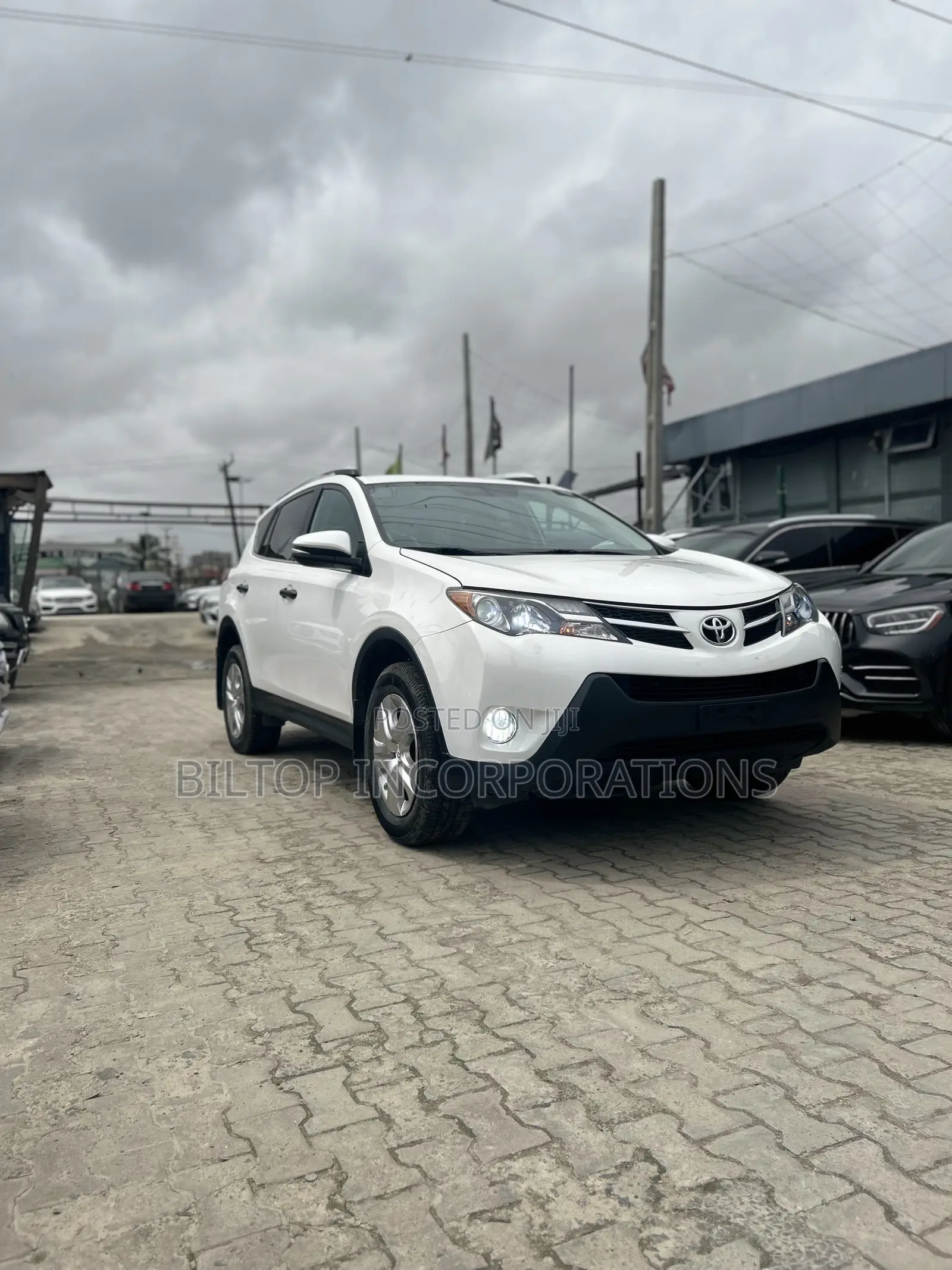 Toyota RAV4 LE 4dr SUV AWD (2.5L 4cyl 6A) 2014 White