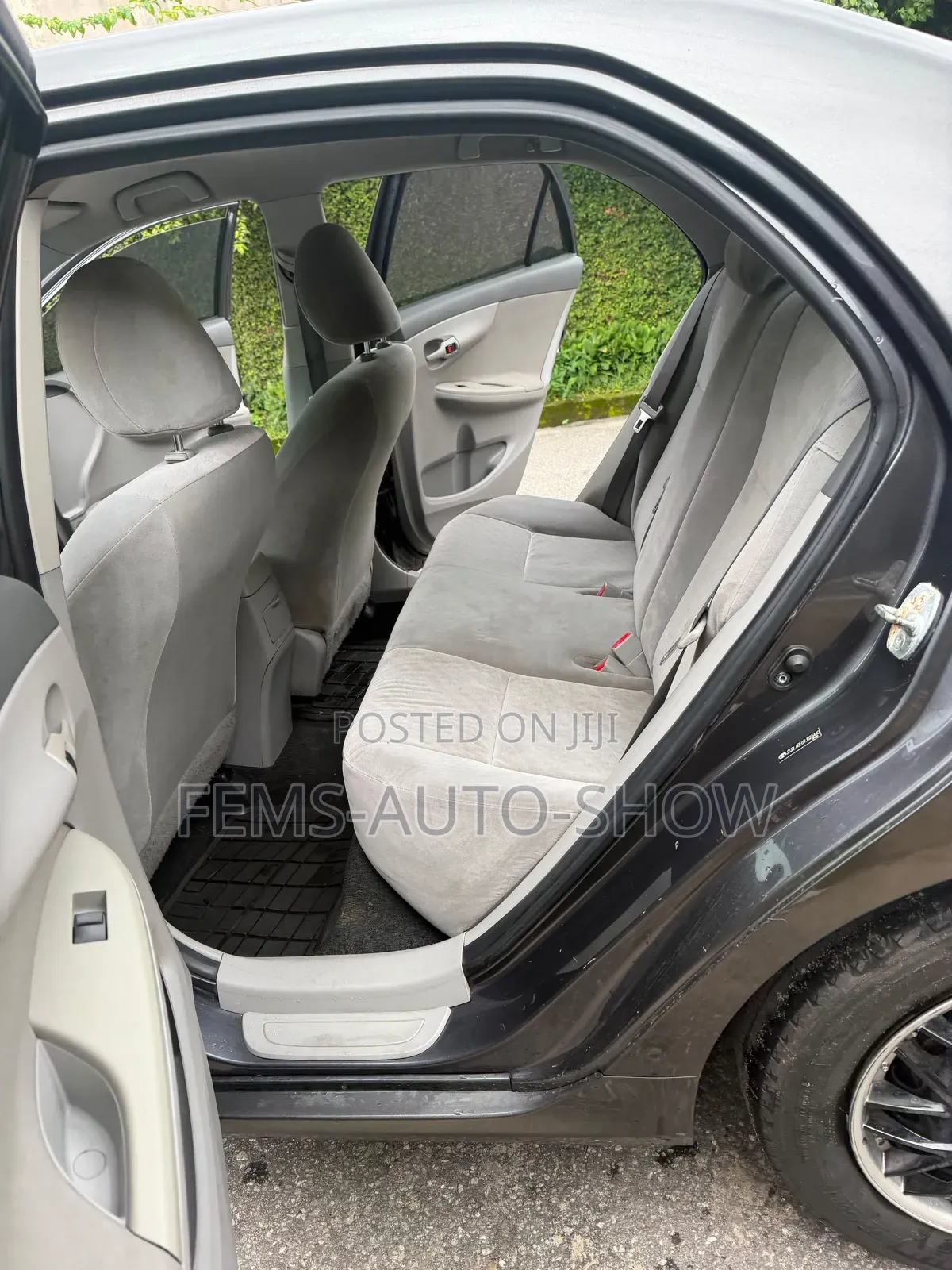 Toyota Corolla LE 4dr Sedan (1.8L 4 cyl 4A) 2009 Gray