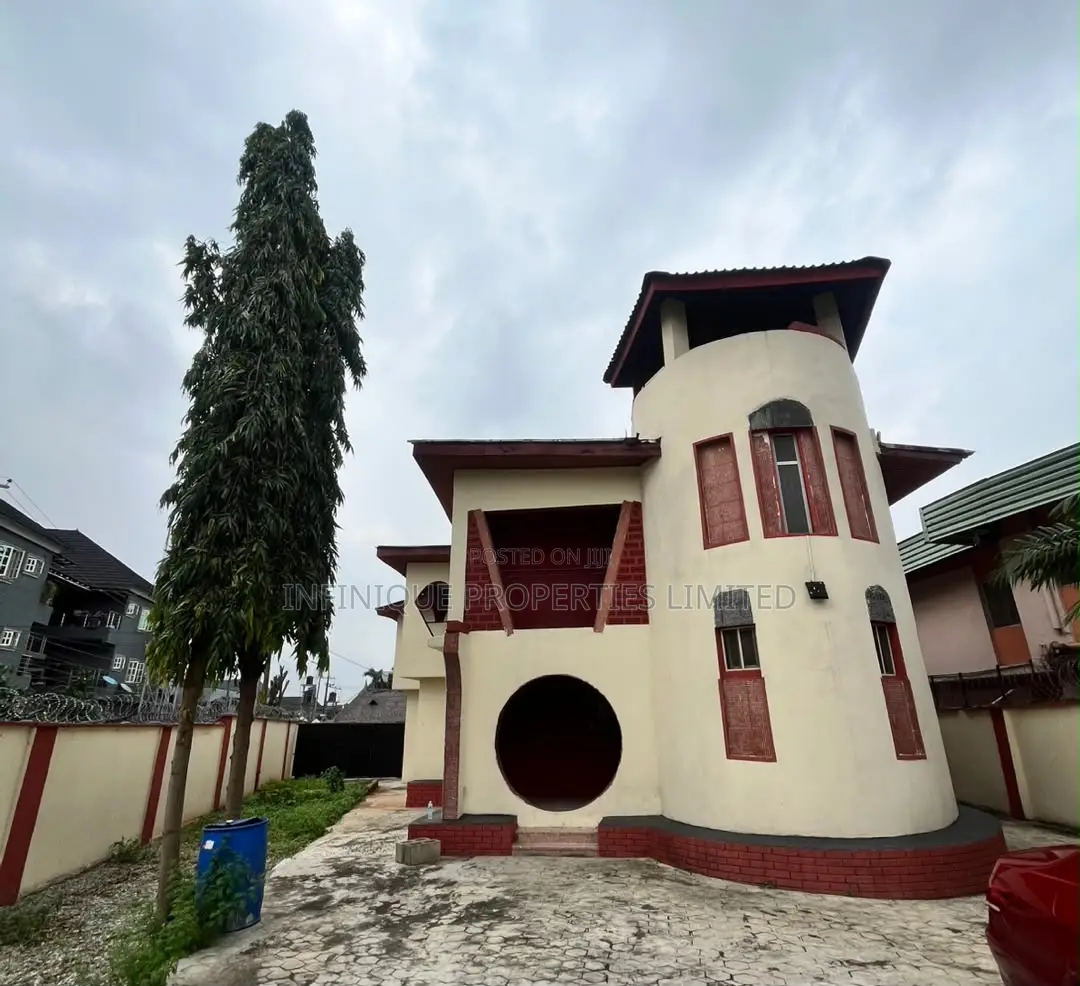 5bdrm Duplex in Ikeja for rent
