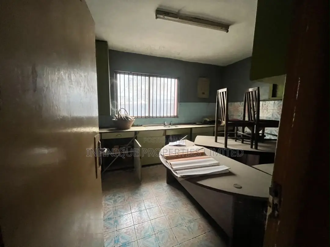5bdrm Duplex in Ikeja for rent