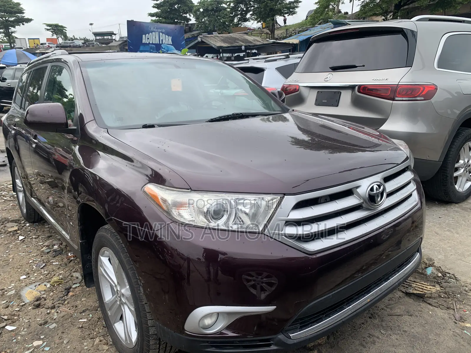 Toyota Highlander SE 2012 Red