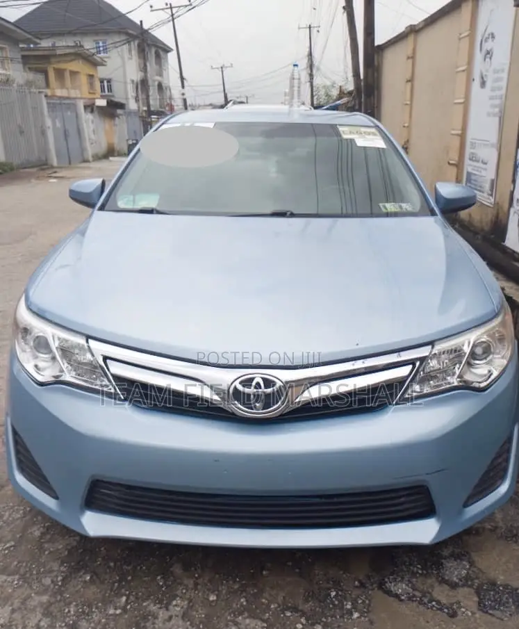 Toyota Camry LE 4dr Sedan (2.5L 4cyl 6A) 2013 Blue