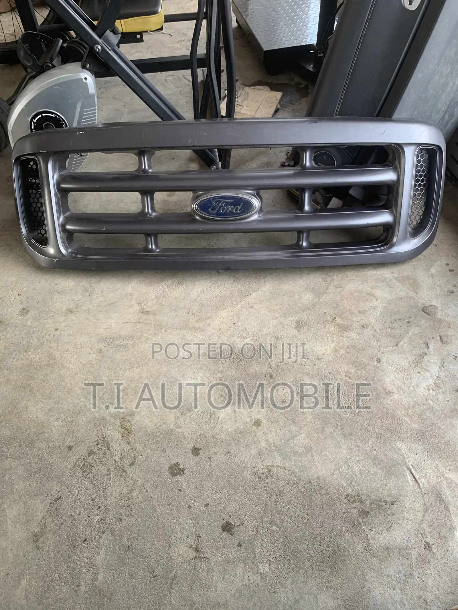 Front Grille for Ford F250 2002 Models