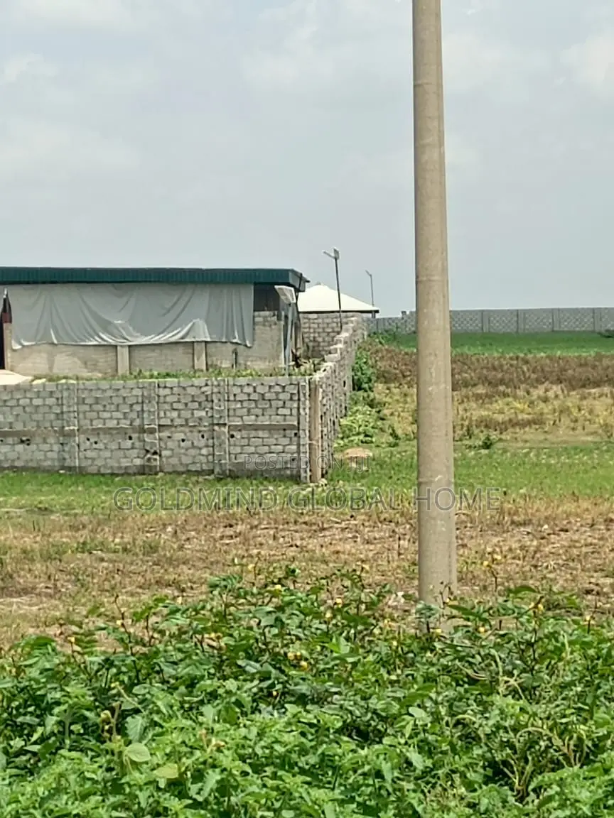 1 Heacters of Land in Gwagwalada by Gwako for Sale. Abuja – Nigeria