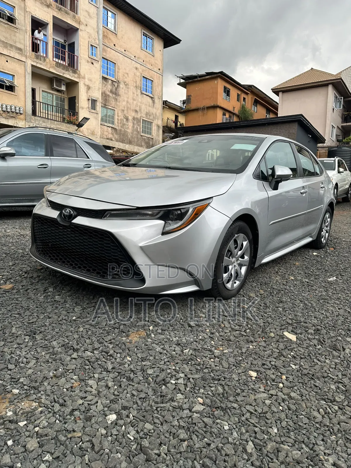Toyota Corolla LE 2021 Silver