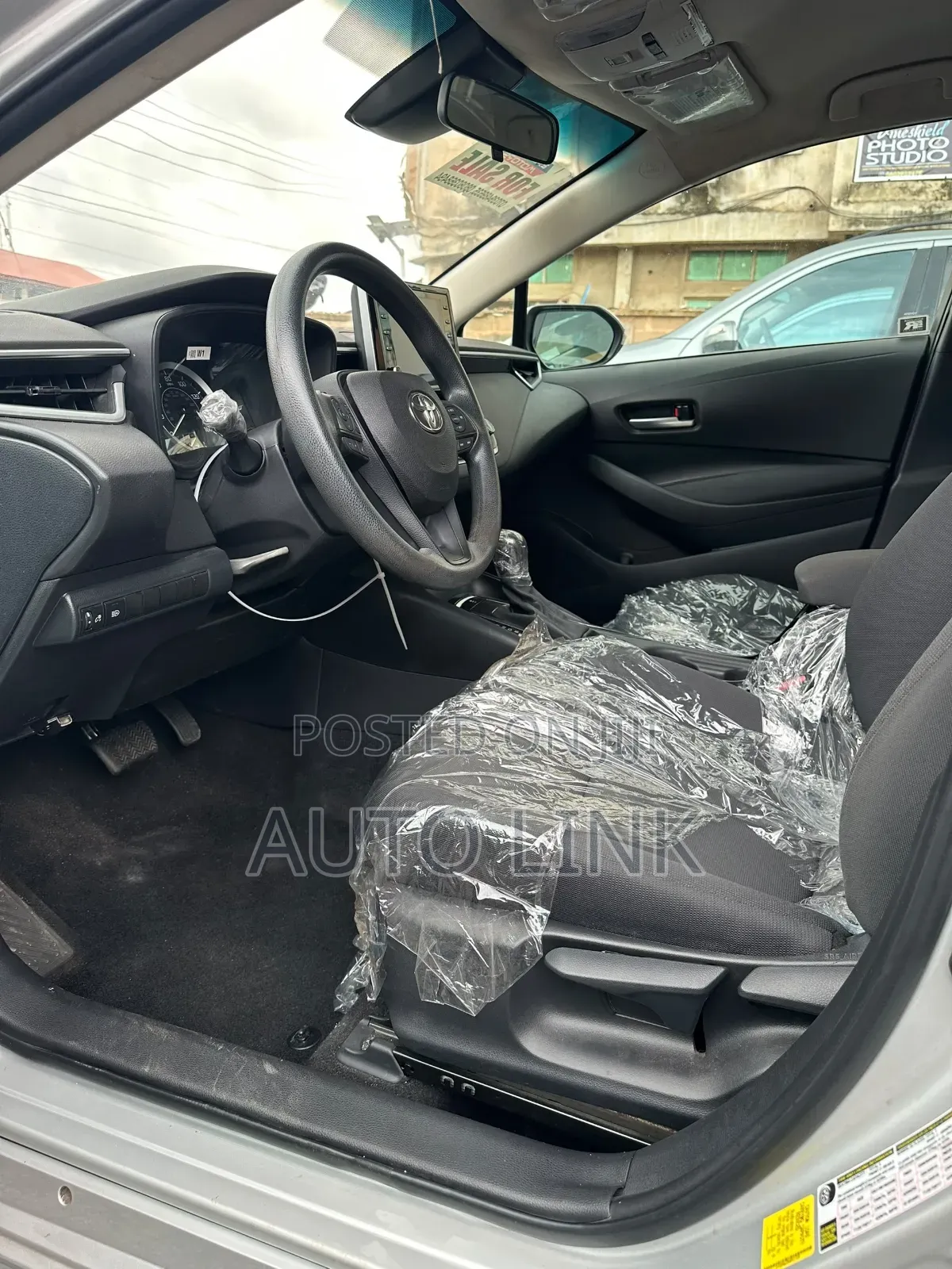 Toyota Corolla LE 2021 Silver