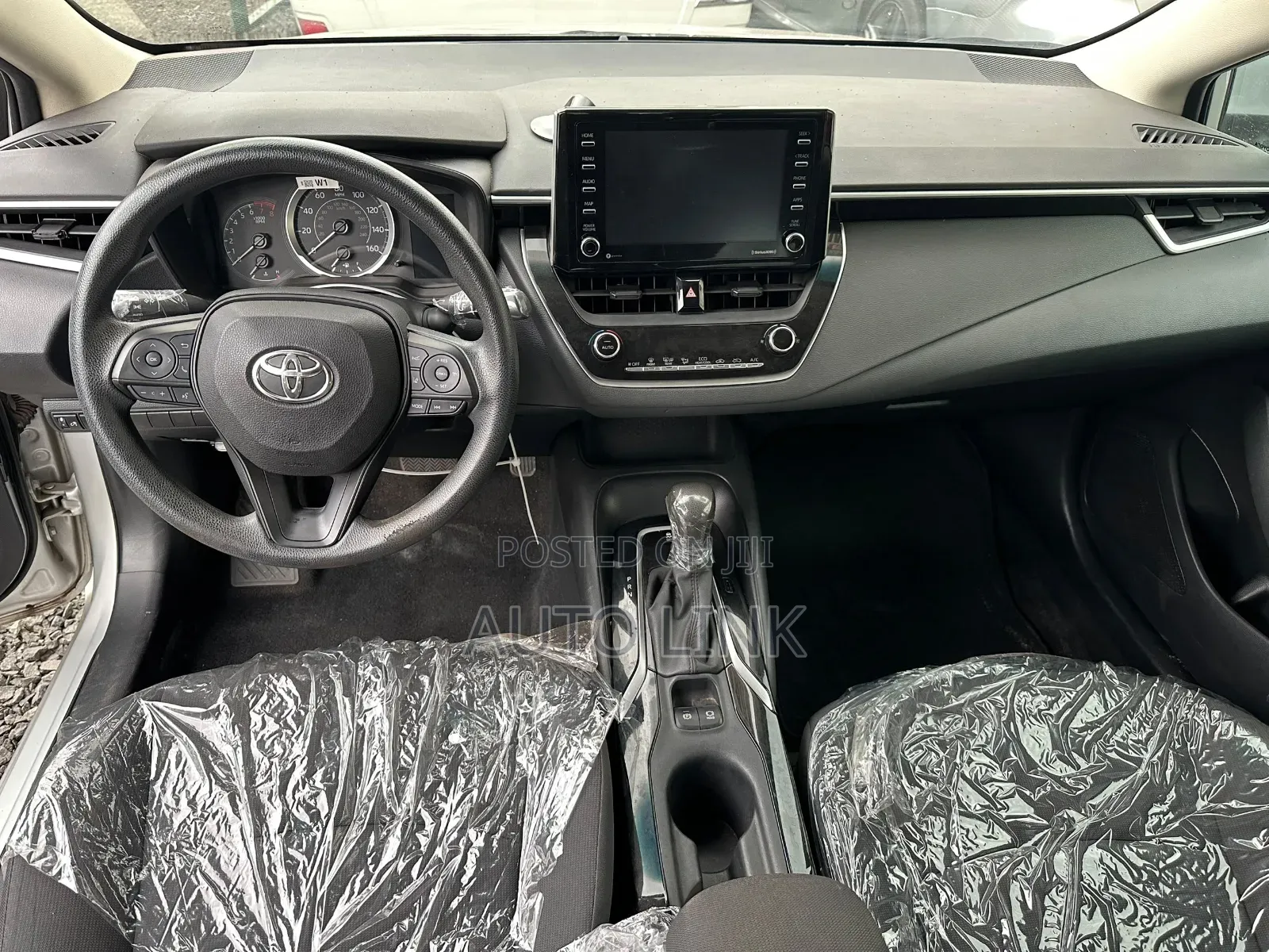 Toyota Corolla LE 2021 Silver