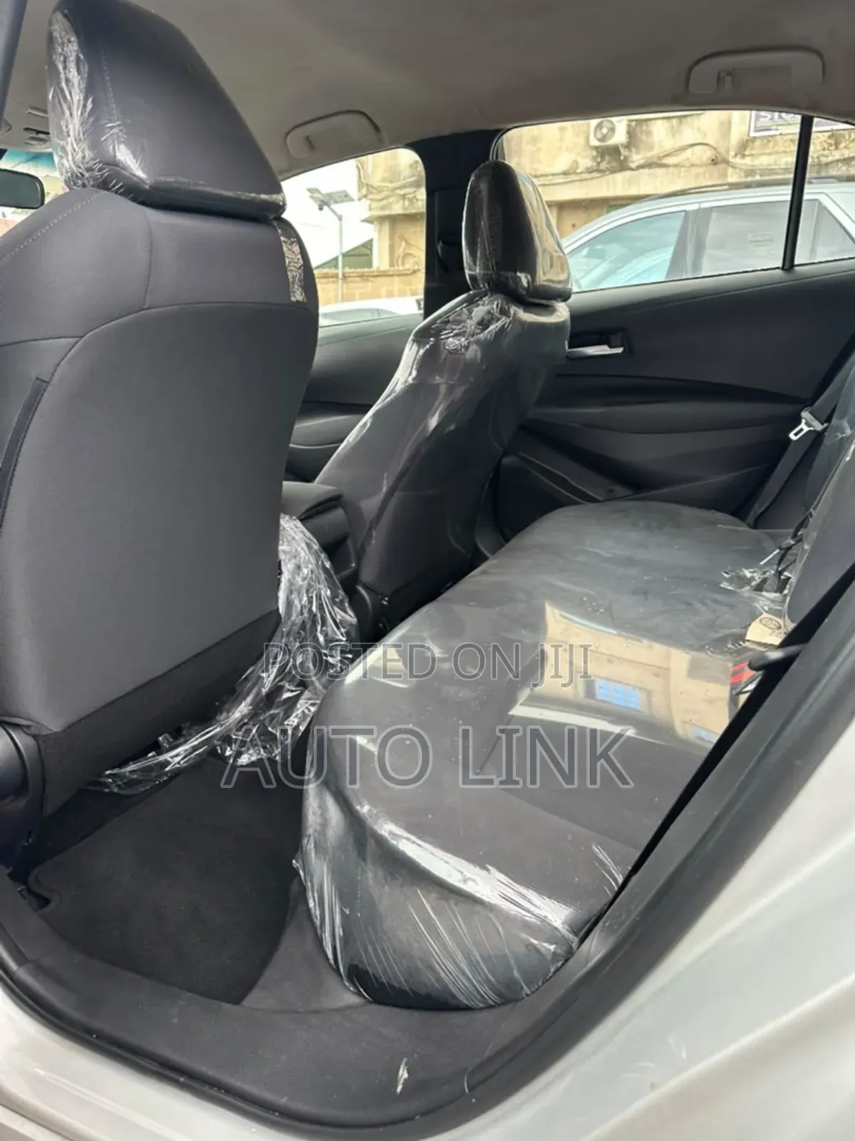 Toyota Corolla LE 2021 Silver