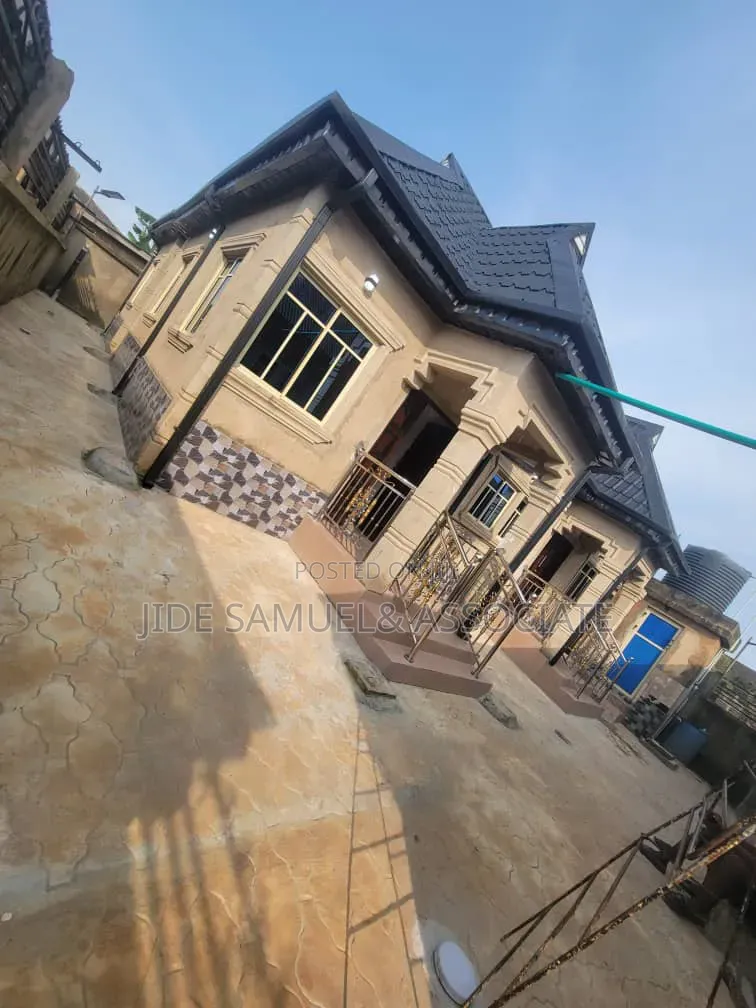 Furnished Mini Flat in Ayobo for rent