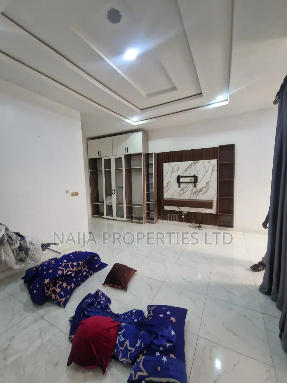 4bdrm Duplex in Ikota for rent