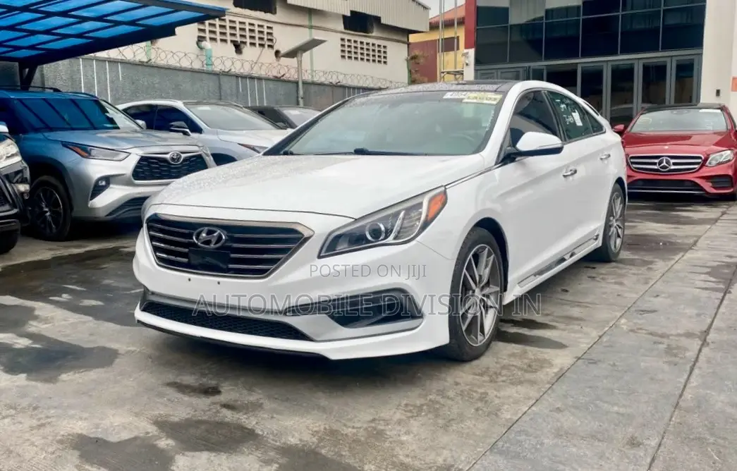 Hyundai Sonata Sport 2.0T 4dr Sedan (2.0L 4cyl Turbo 6A) 2015 White