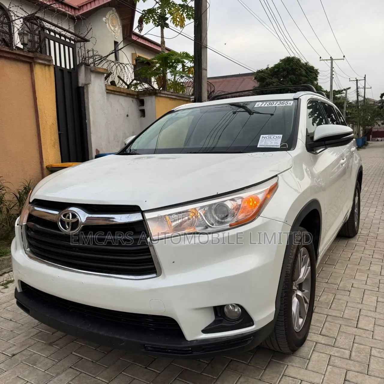 Toyota Highlander XLE 4dr SUV AWD (3.5L 6cyl 6A) 2015 White