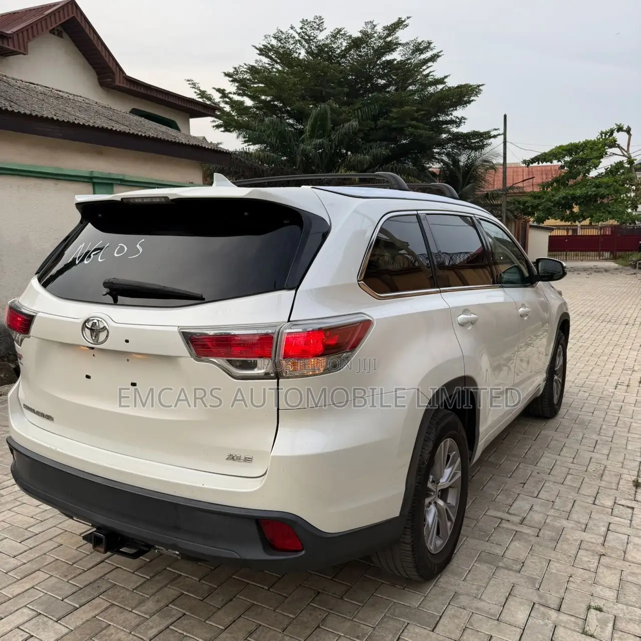 Toyota Highlander XLE 4dr SUV AWD (3.5L 6cyl 6A) 2015 White