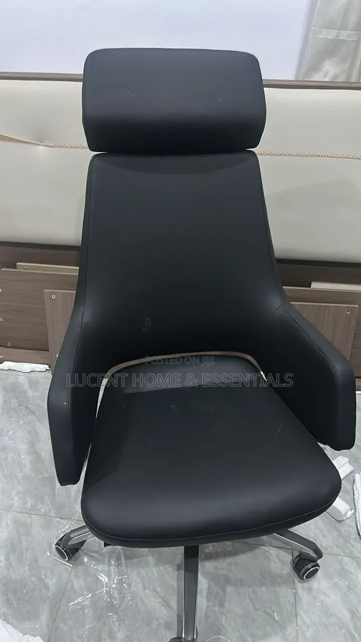 Premium High-Back Executive Office Chair Luxuryblack Leather Bosschair