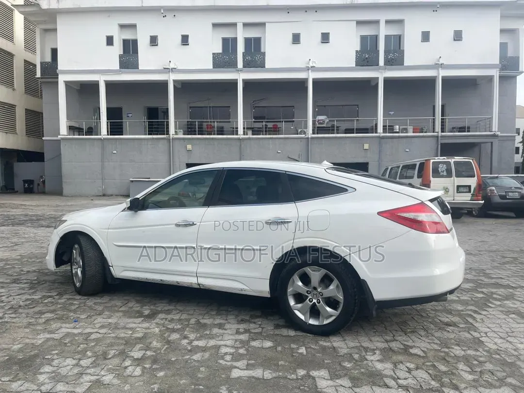 Honda Accord Crosstour 2011 White