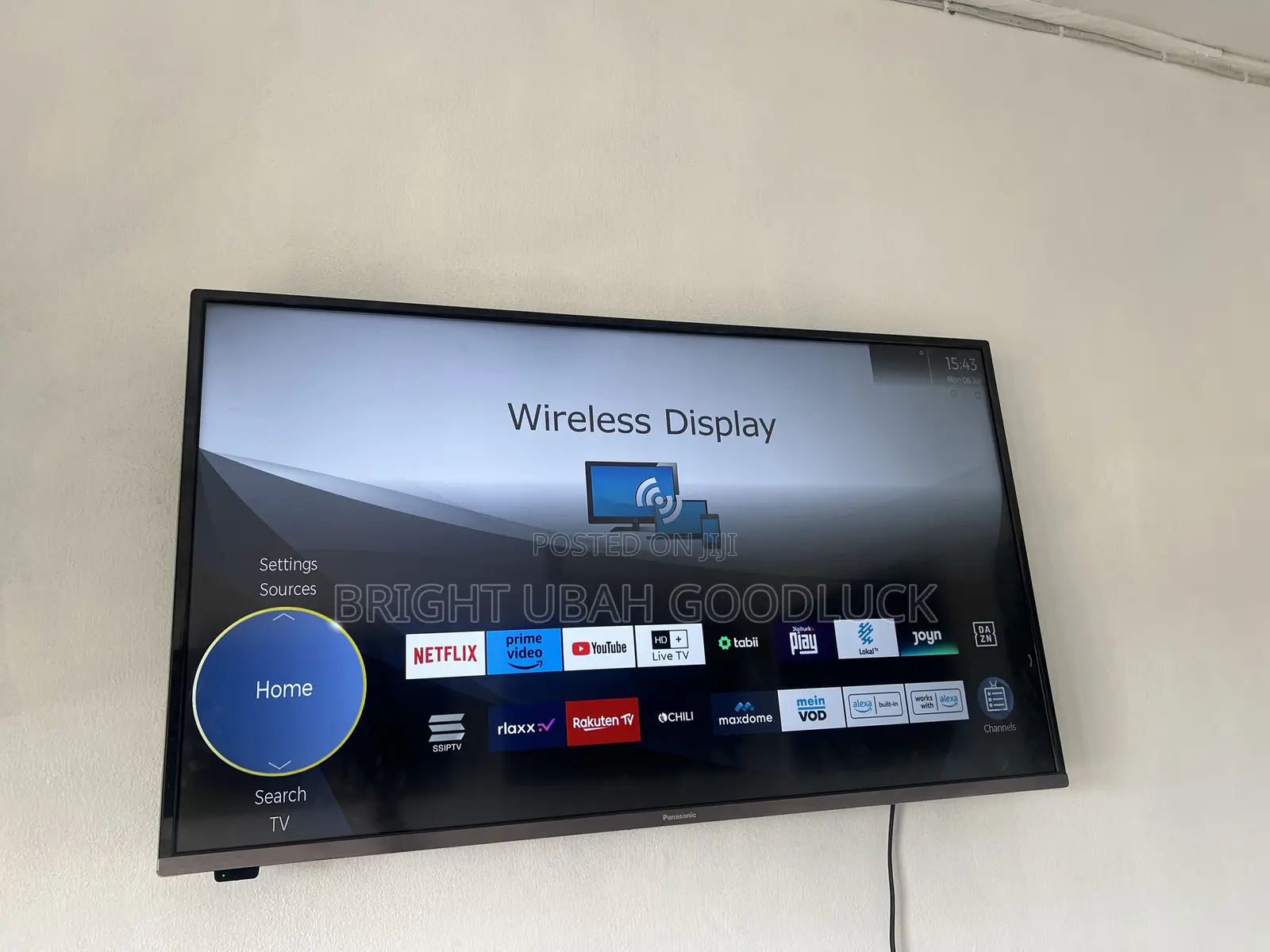 Panasonic 43 Inches Smart TV Altra TV With Free Netflix Acct Mirror