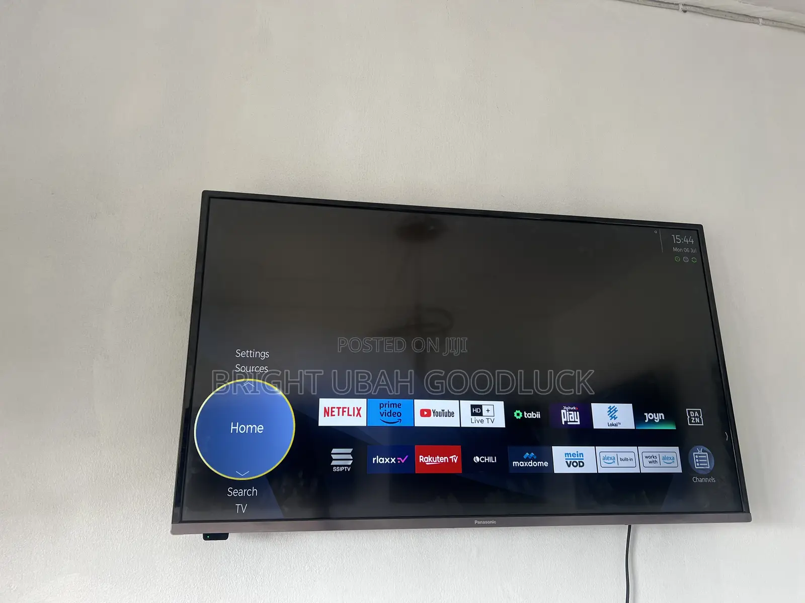 Panasonic 43 Inches Smart TV Altra TV With Free Netflix Acct Mirror