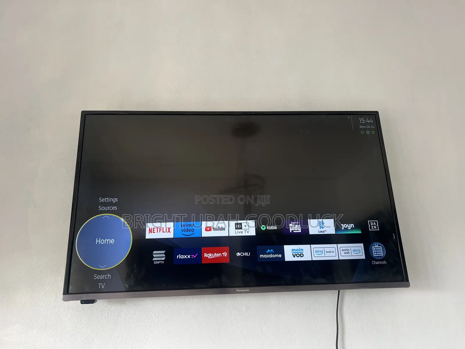 Panasonic 43 Inches Smart TV Altra TV With Free Netflix Acct Mirror