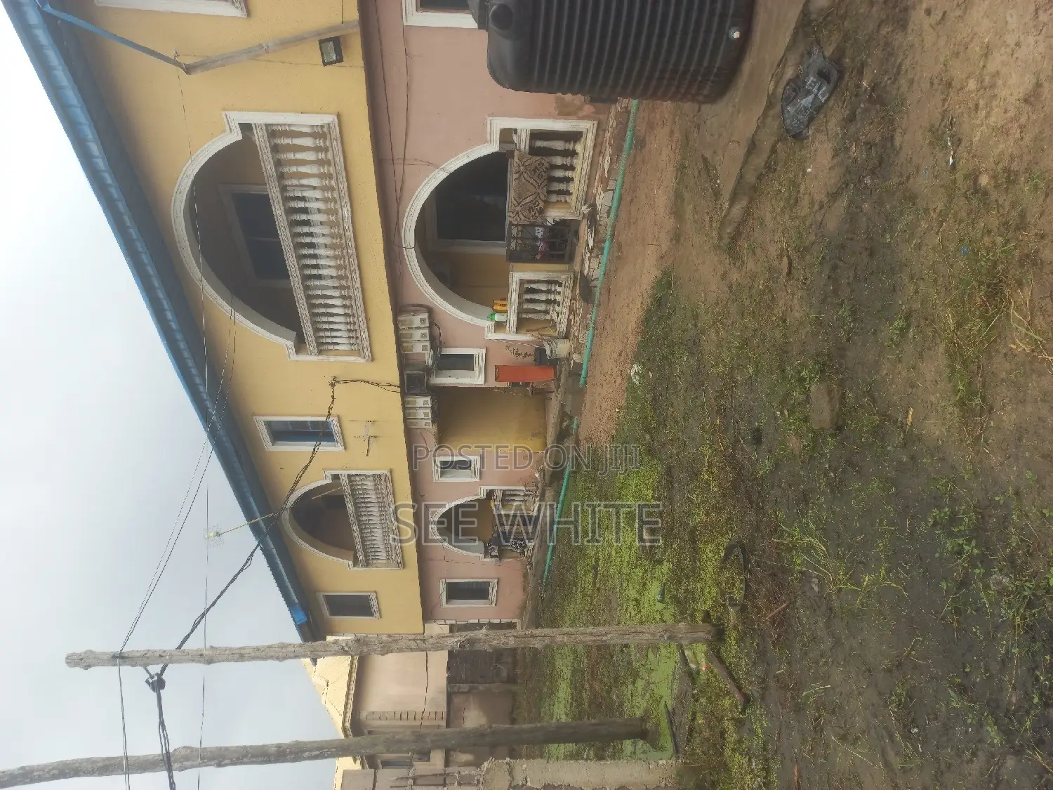 10bdrm Block of Flats in Behind Chevron, Satellite Town for sale