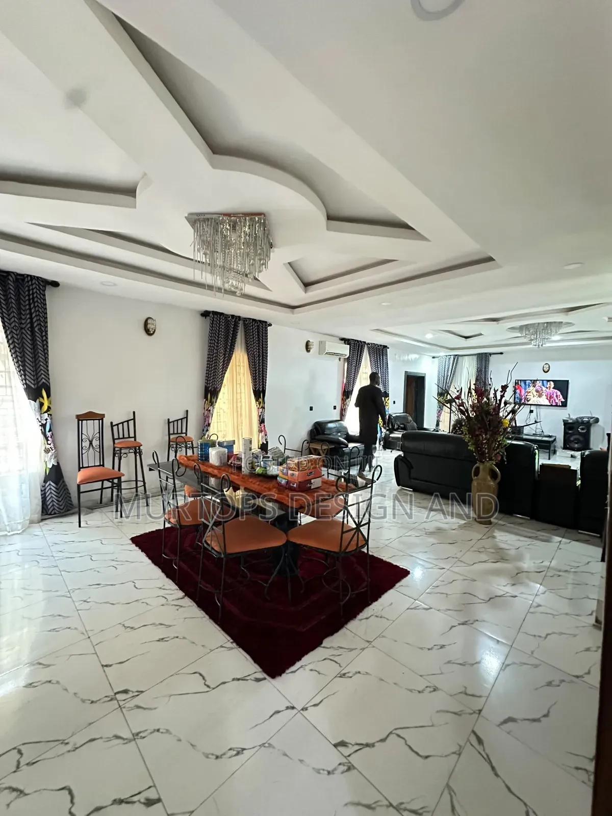 Furnished 4bdrm Duplex in Northern Foorshore, Chevron for sale