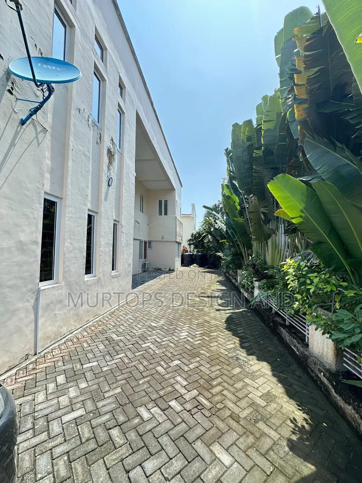 Furnished 4bdrm Duplex in Northern Foorshore, Chevron for sale