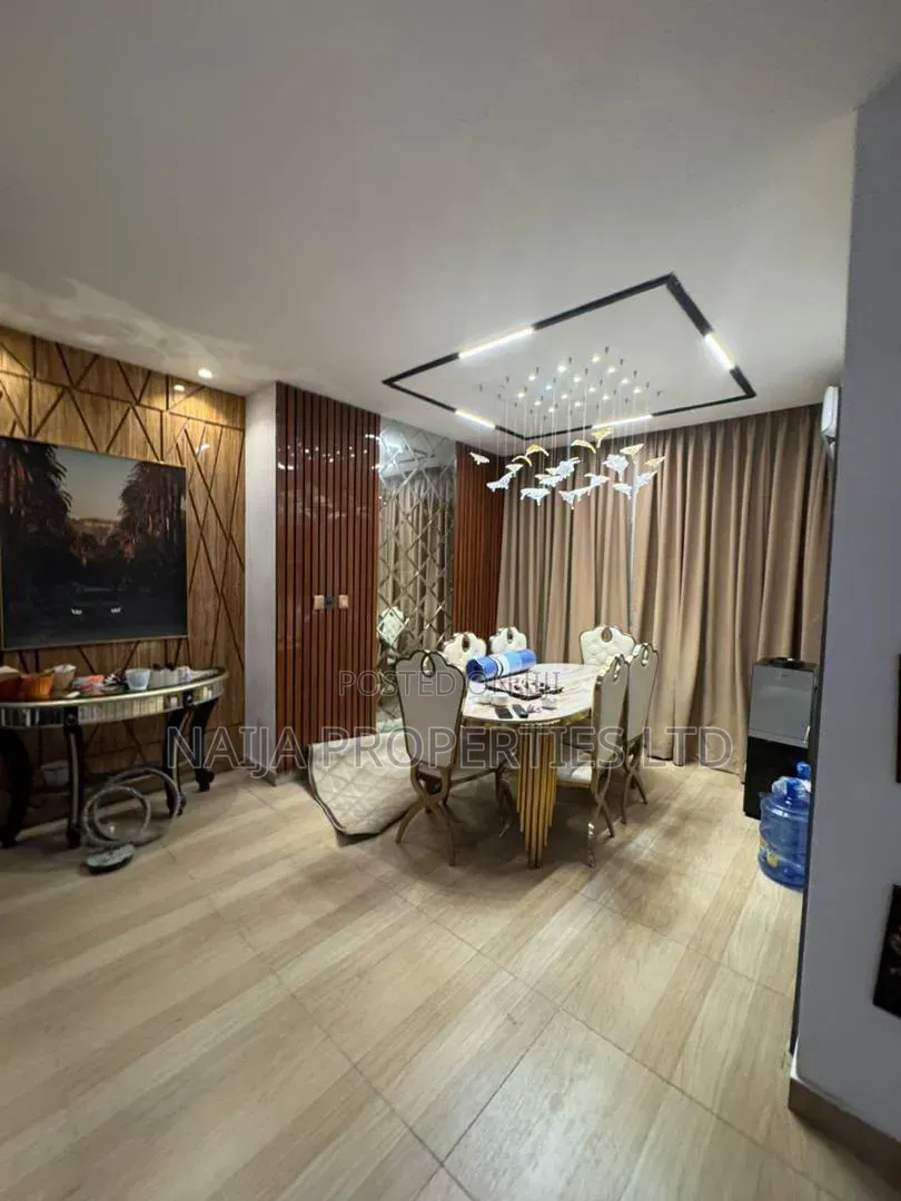 4bdrm Townhouse / Terrace in Osapa London for rent
