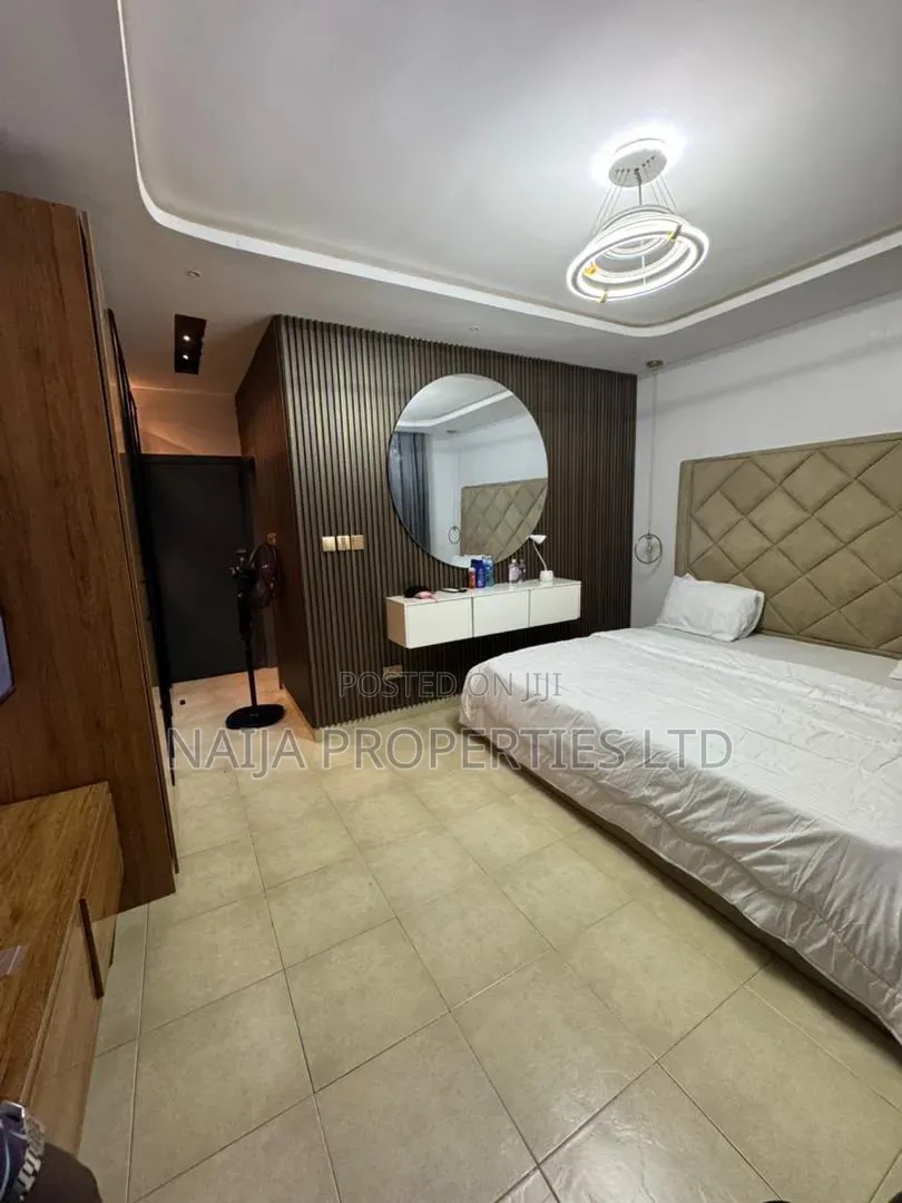 4bdrm Townhouse / Terrace in Osapa London for rent