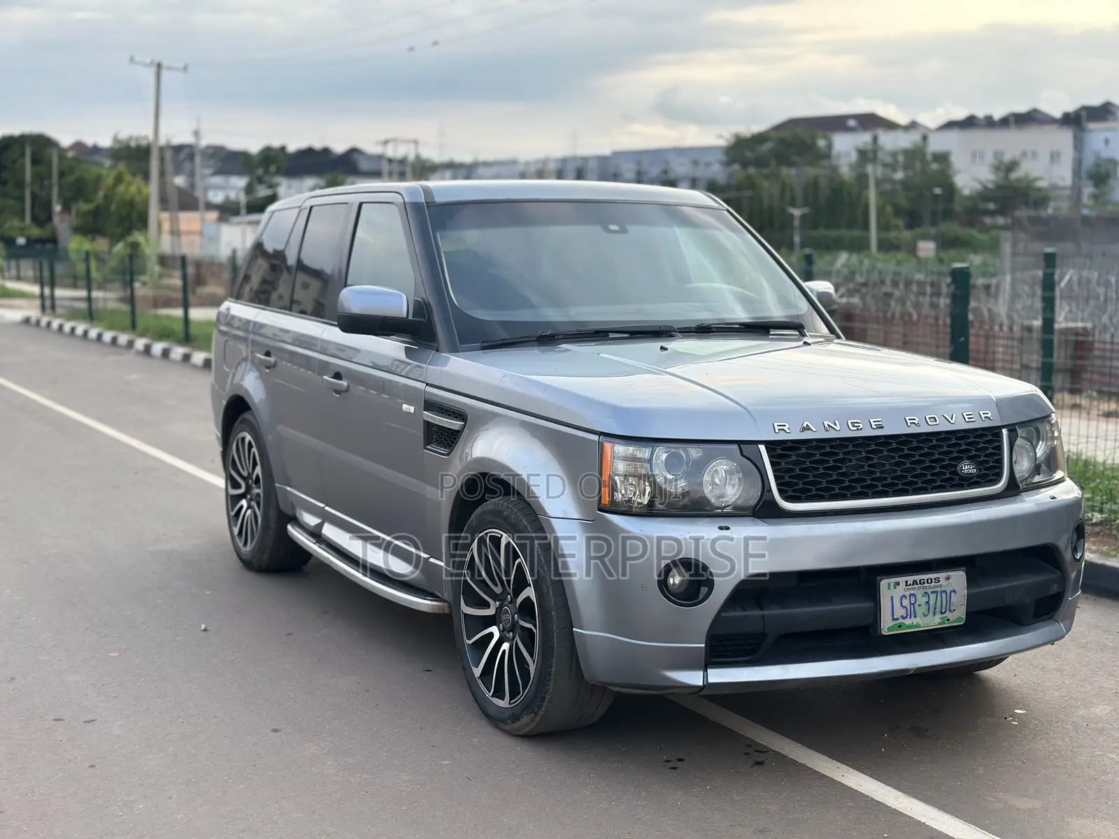 Land Rover Range Rover 2011 Gray