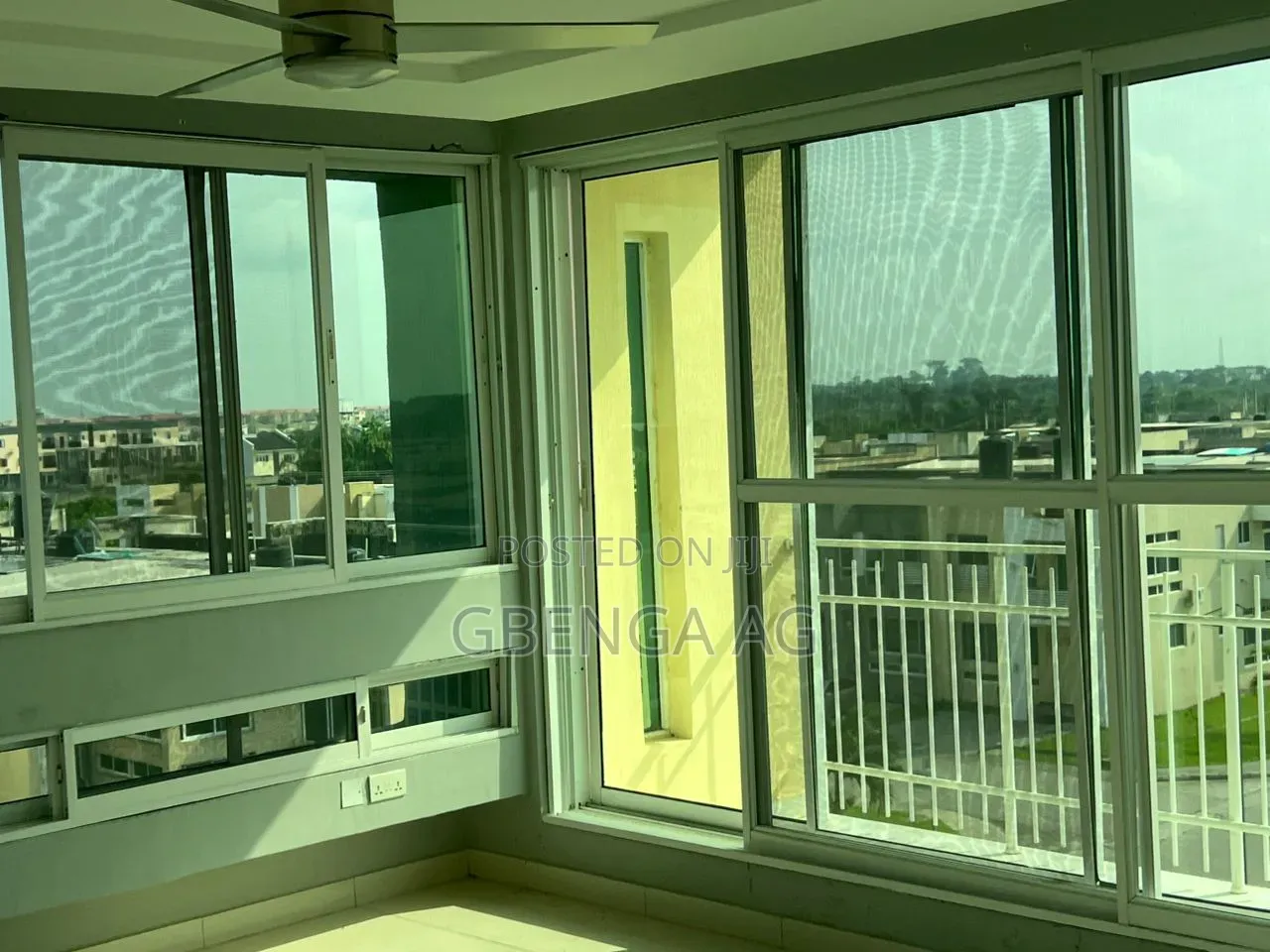 3bdrm Penthouse in Sangotedo Shoprite for sale