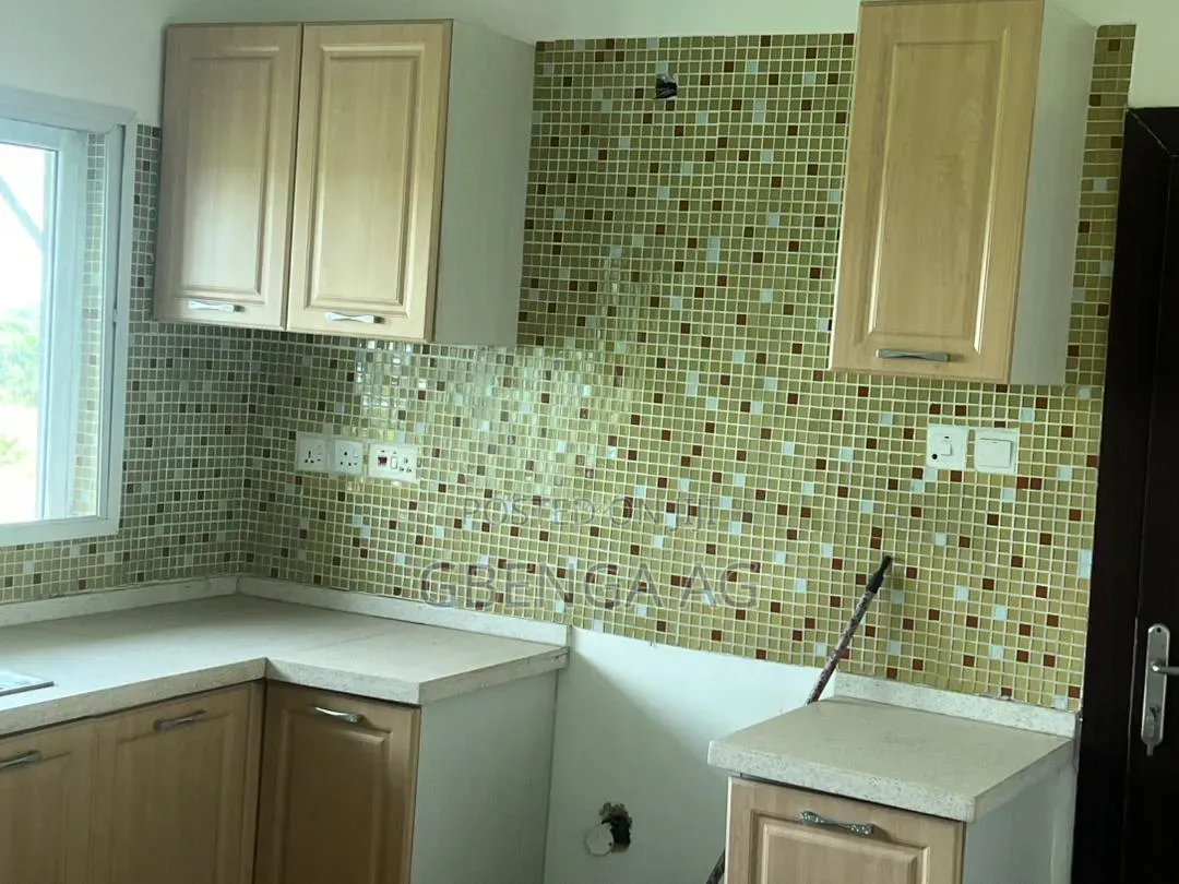 3bdrm Penthouse in Sangotedo Shoprite for sale