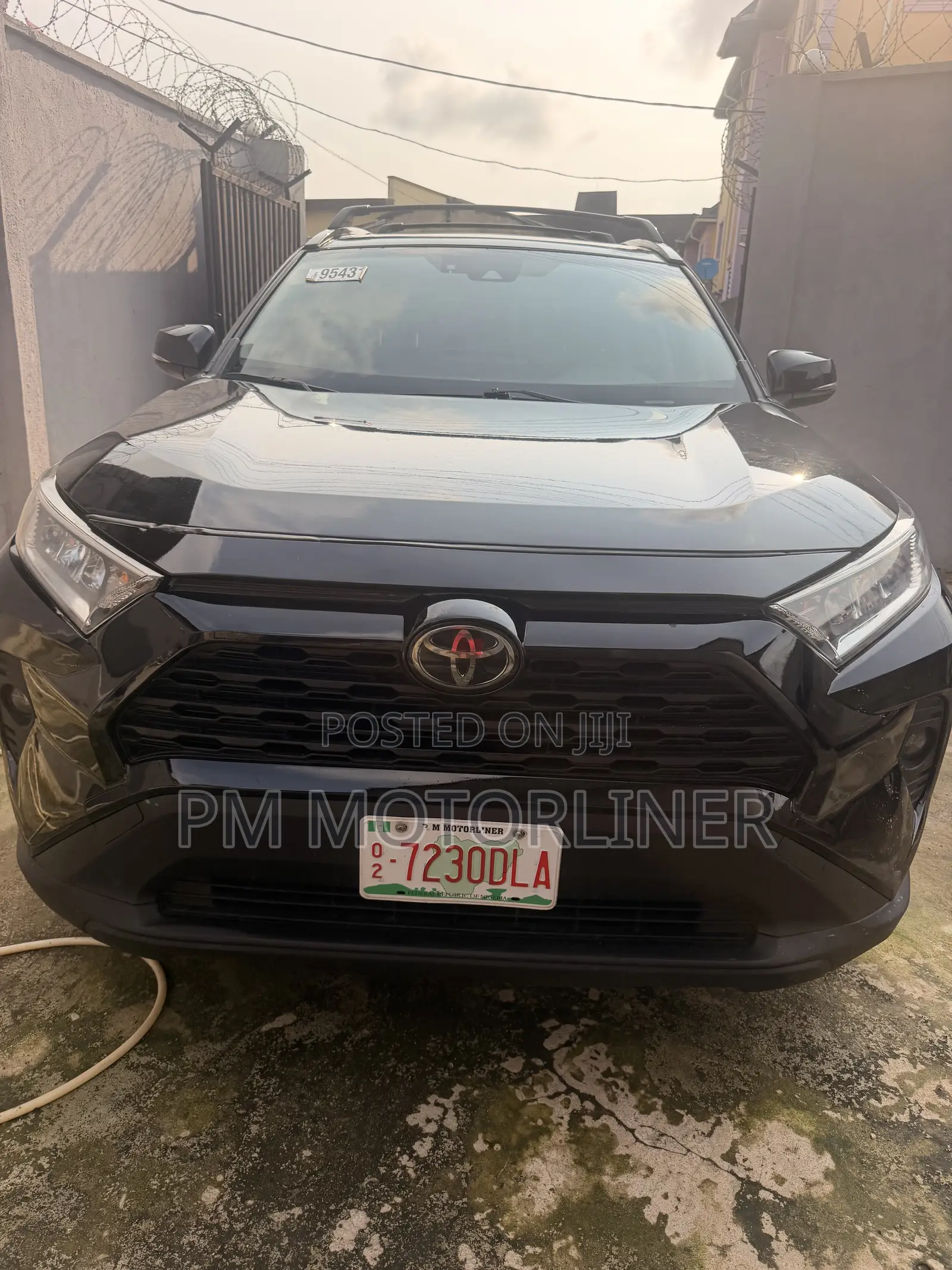 Toyota RAV4 XLE AWD 2019 Black