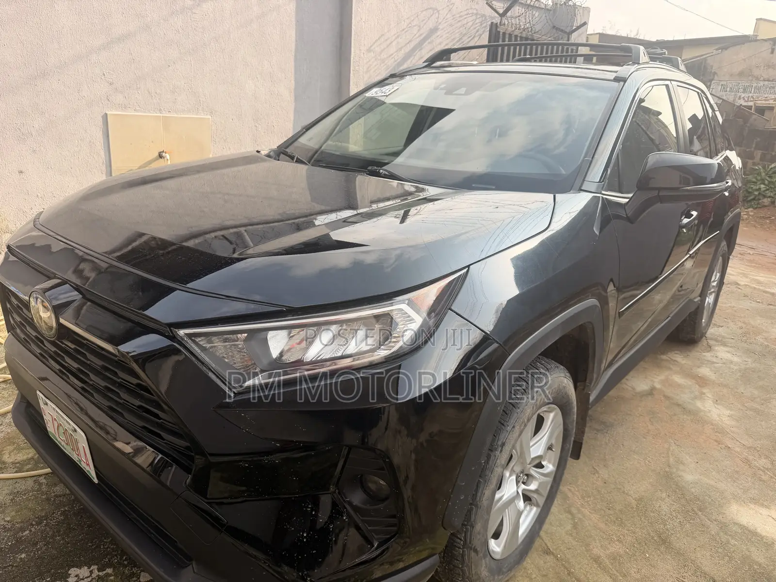 Toyota RAV4 XLE AWD 2019 Black