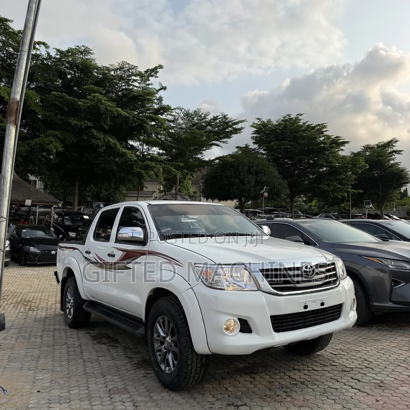 Toyota Hilux 2014 White
