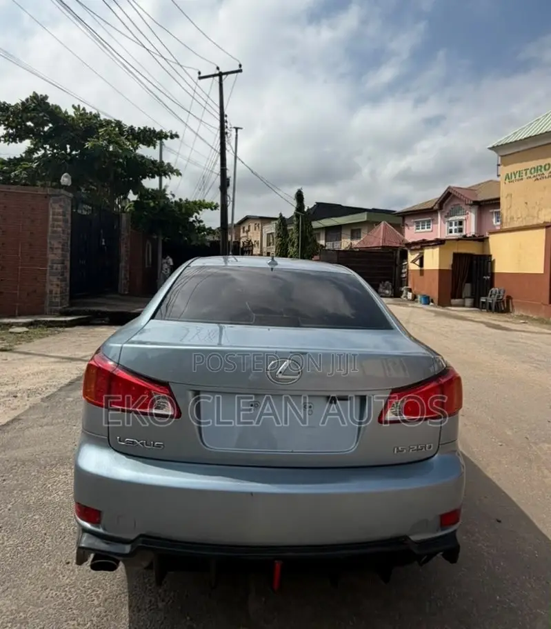 Lexus IS 250 2011 Blue