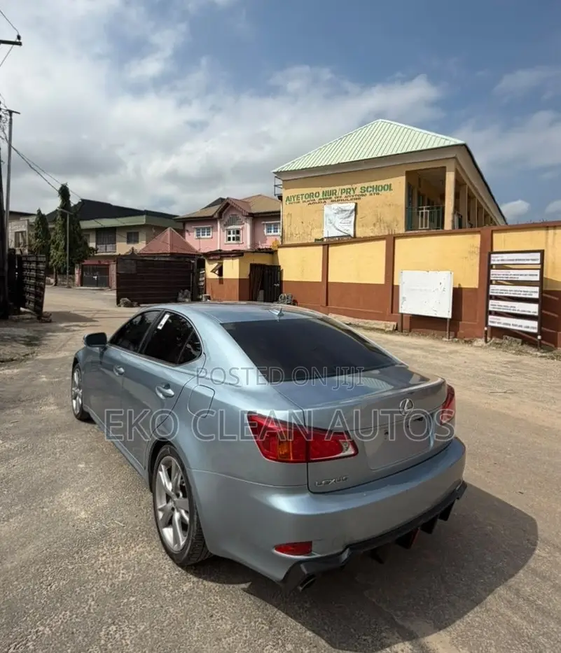 Lexus IS 250 2011 Blue
