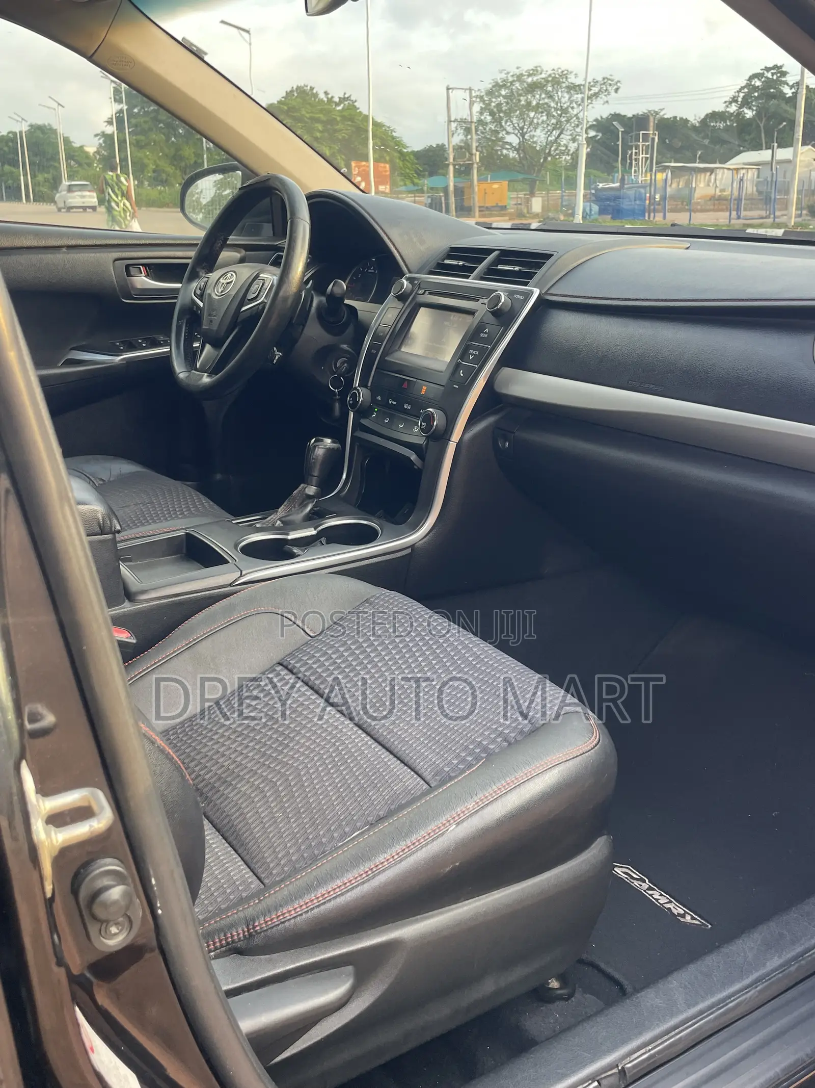 Toyota Camry SE 4dr Sedan (2.5L 4cyl 6A) 2015 Black