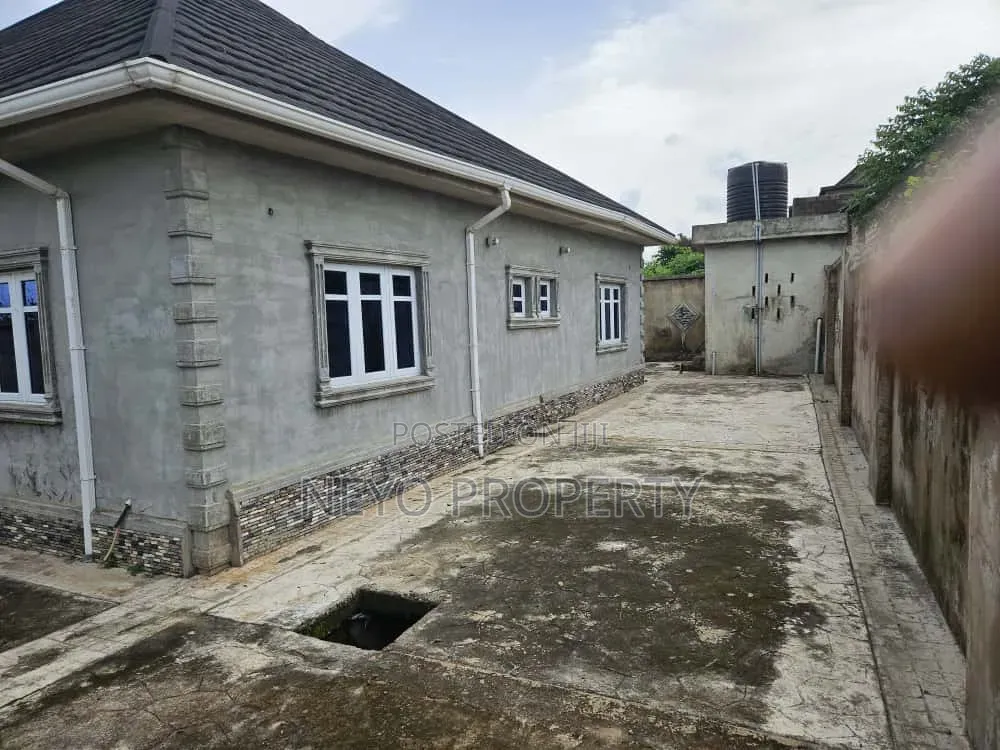 3bdrm Bungalow in Aiyedere, Odeda for sale