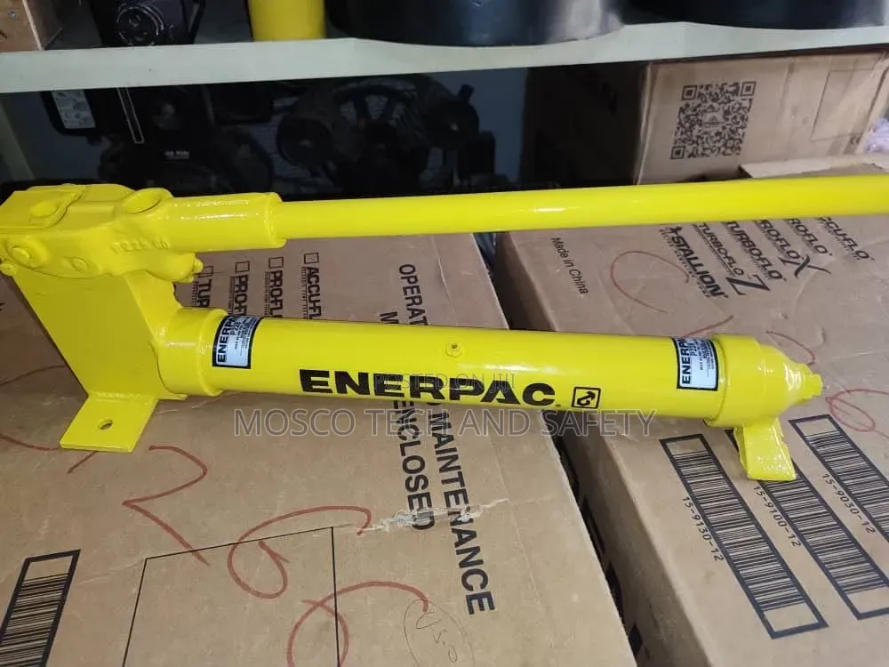Enerpac Manual Hydraulic Hand Pump – Heavy-Duty Portable Pump
