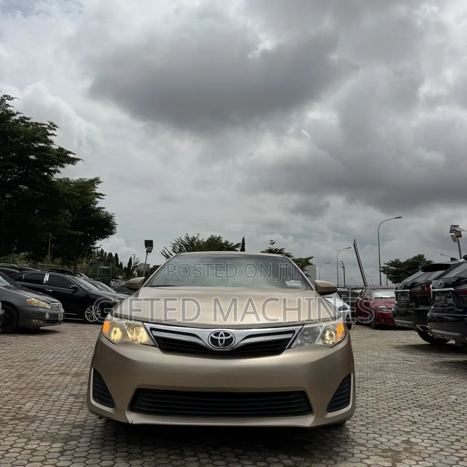 Toyota Camry 2012 Gold