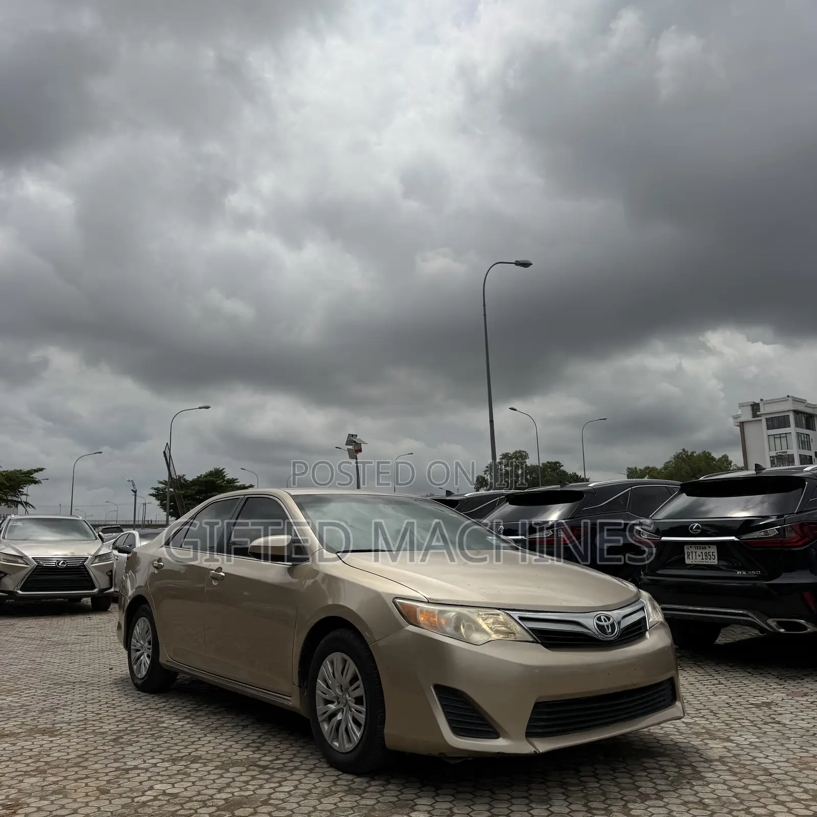 Toyota Camry 2012 Gold