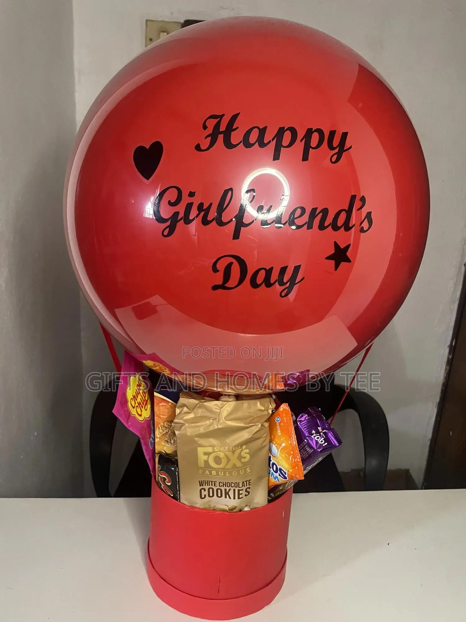 Elegant Girlfriends Day Balloon Treats Box
