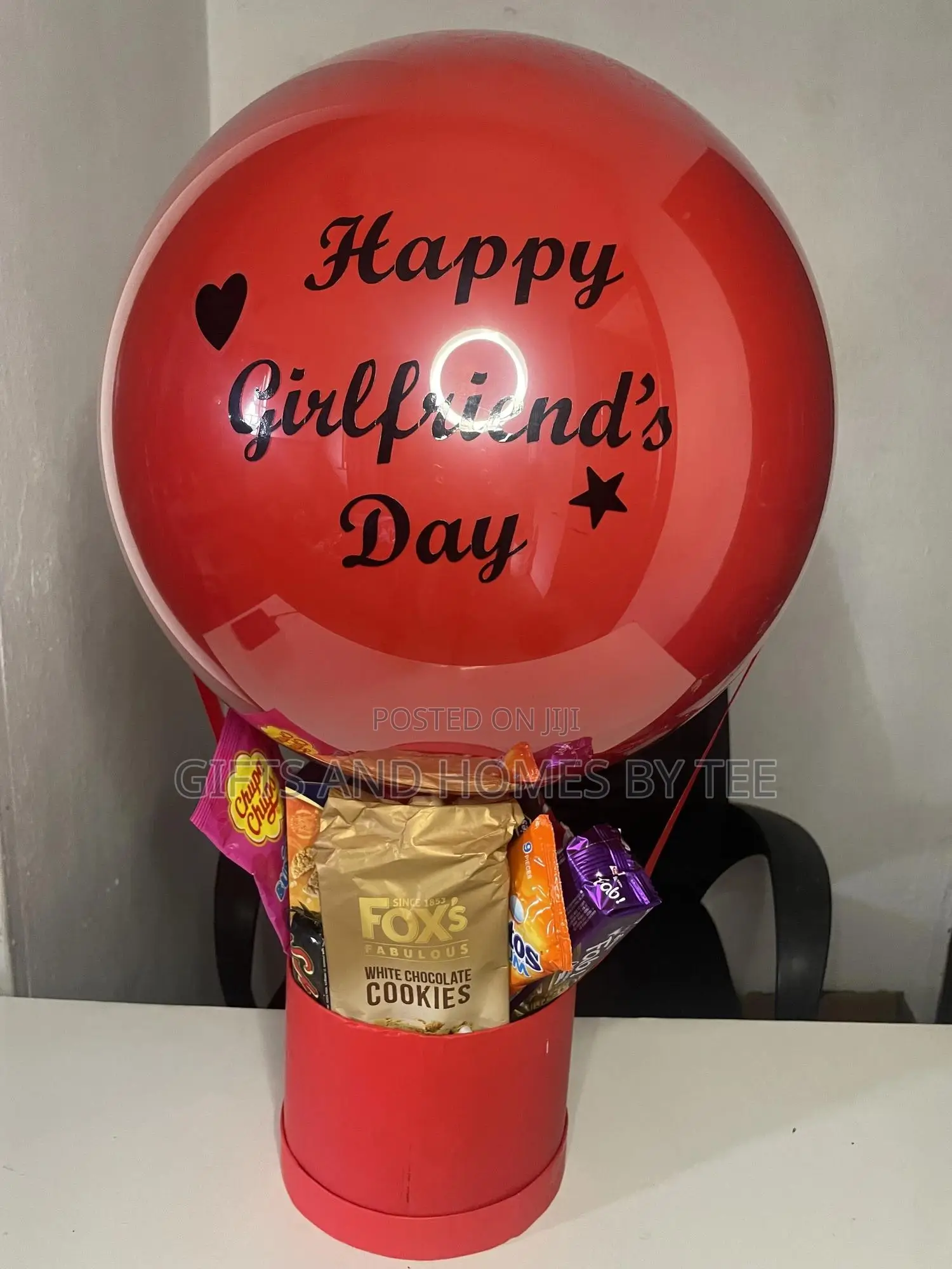 Elegant Girlfriends Day Balloon Treats Box
