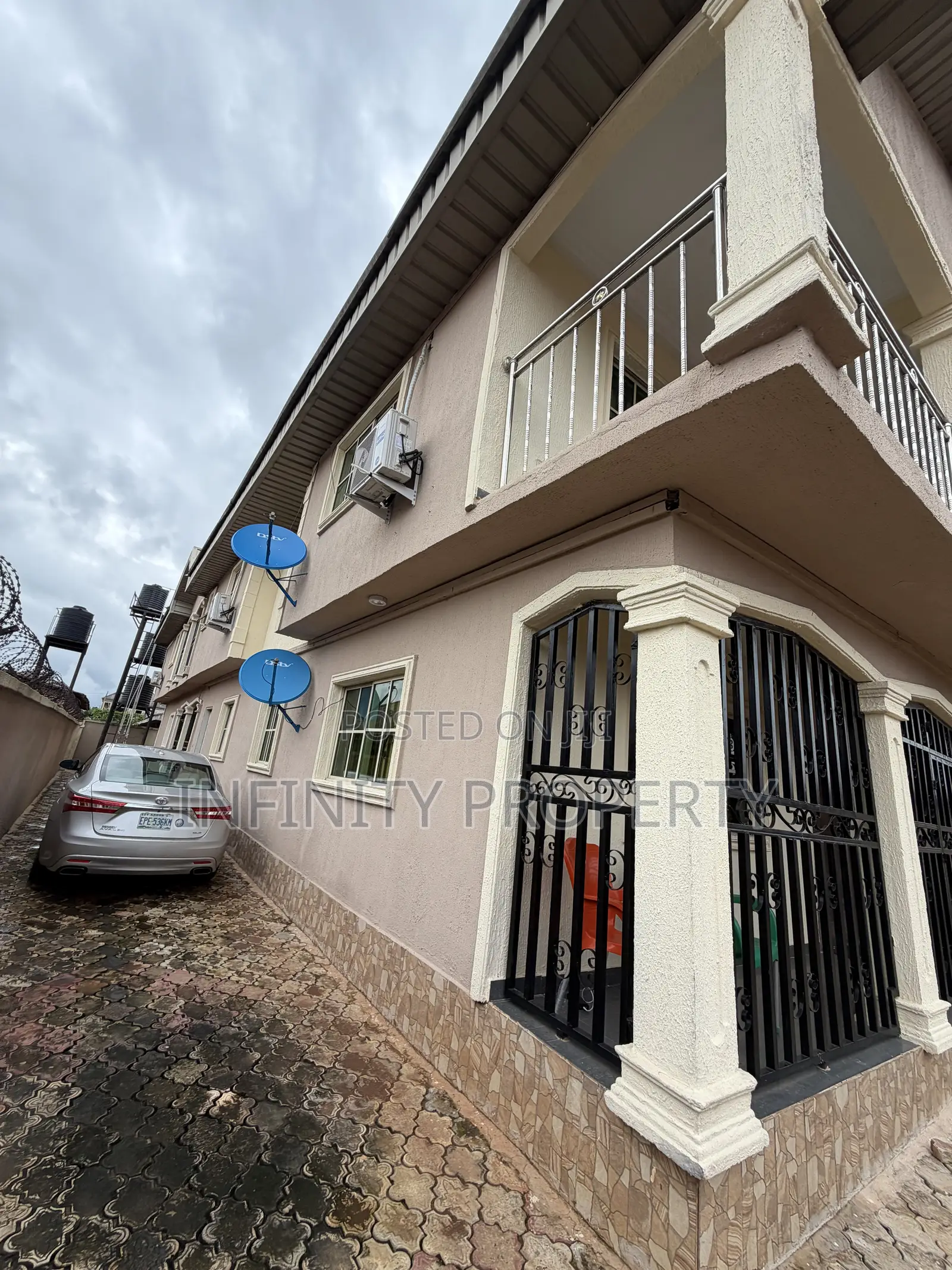 3bdrm Block of Flats in Irhirhi, Benin City for sale