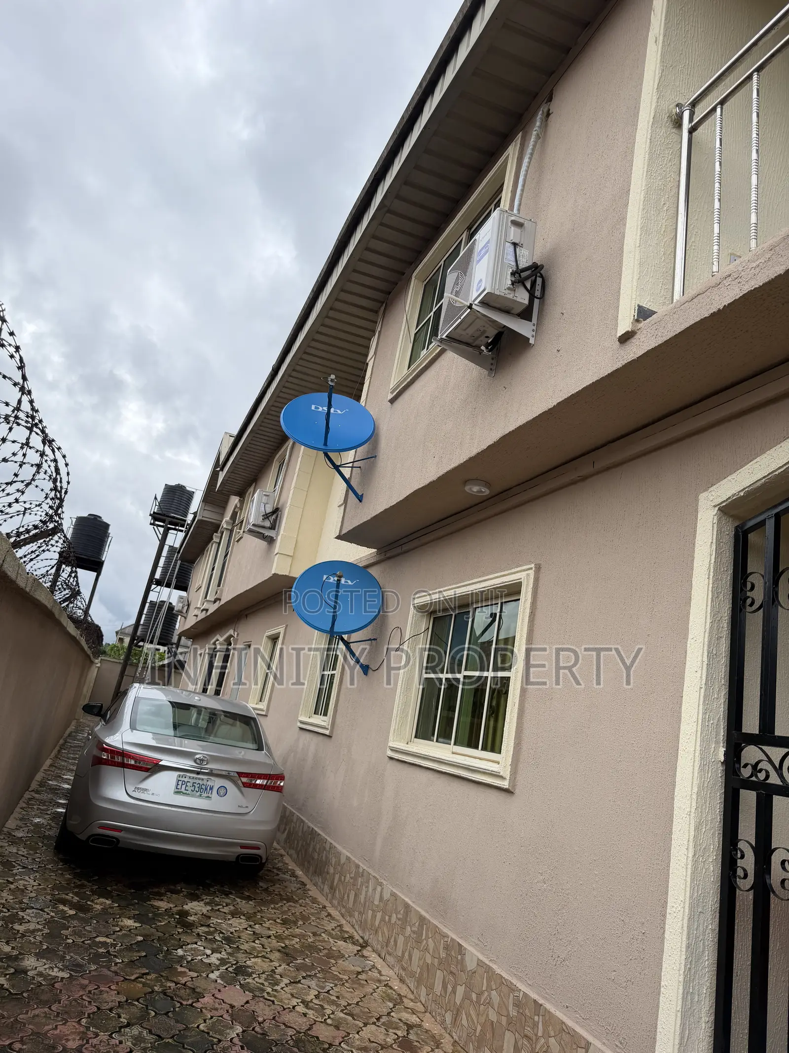 3bdrm Block of Flats in Irhirhi, Benin City for sale