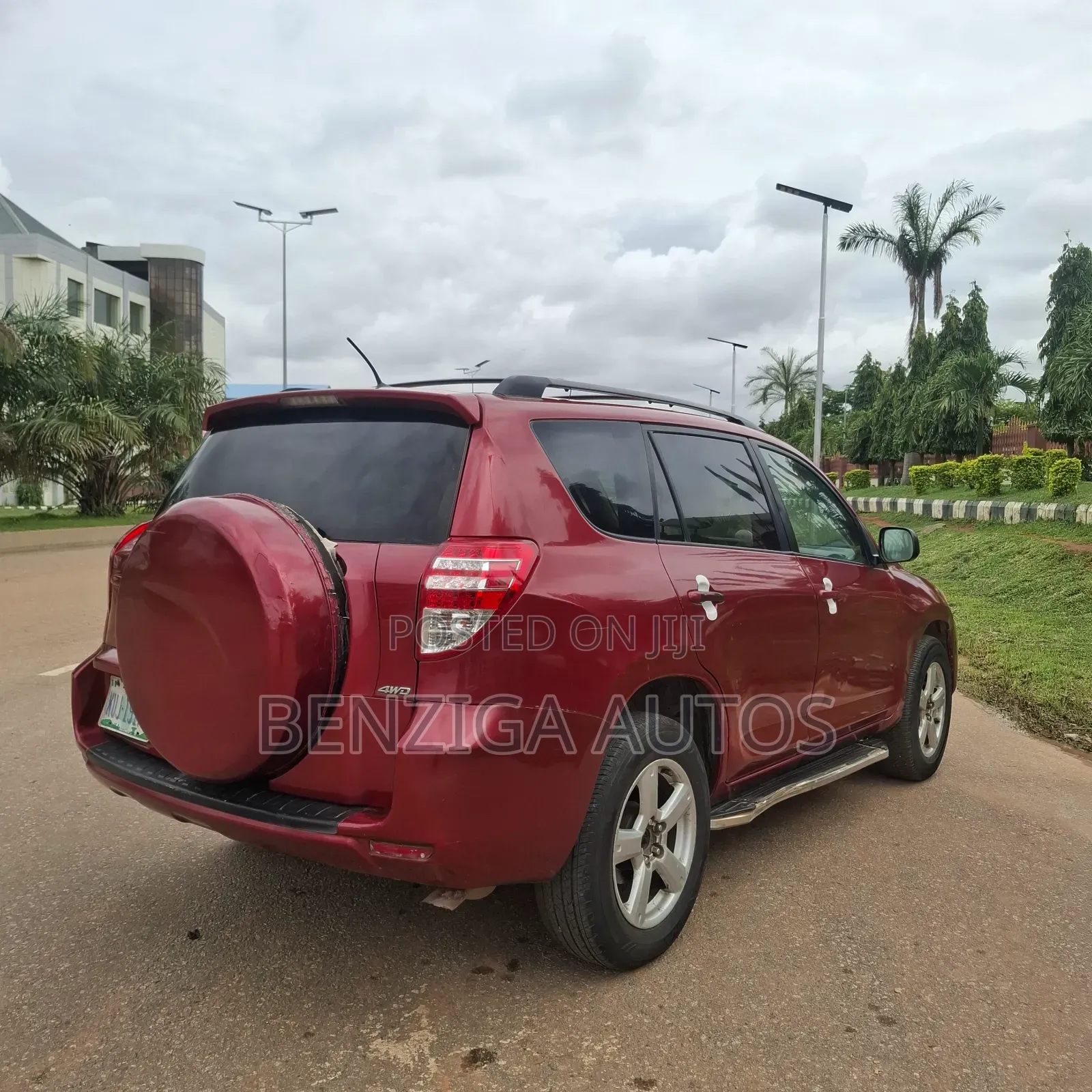 Toyota RAV4 2010 Red