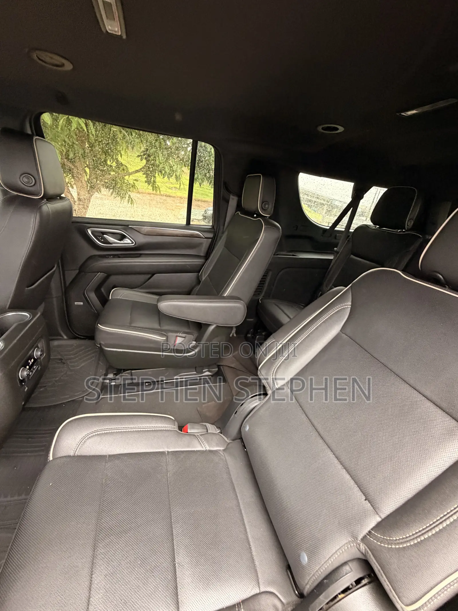 Chevrolet Suburban 2023 Black