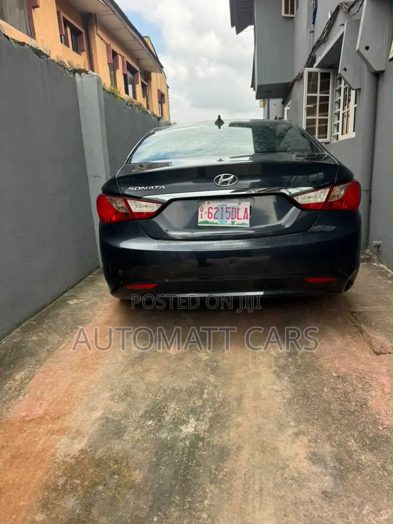 Hyundai Sonata 2012 Black