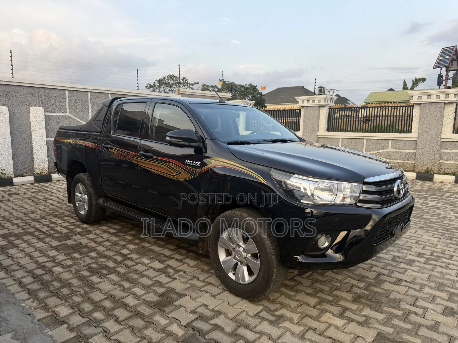 Toyota Hilux 2019 Black